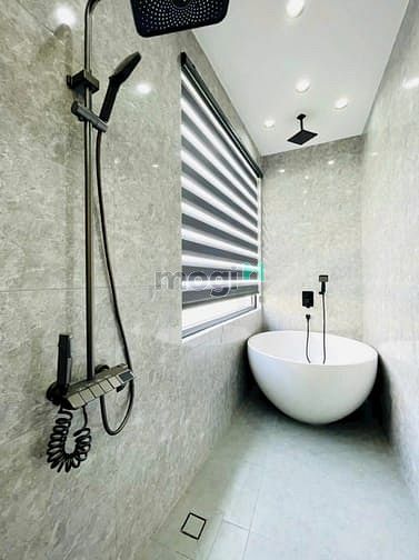 Hình ảnh NHÀ MỚI 100% !! Mặt Tiền 293B Bàu Cát , Q.Tân Bình, DTSD 400m2