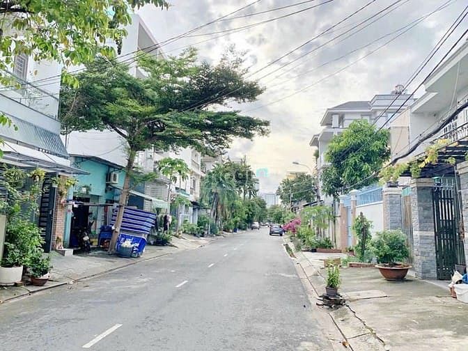 Hình ảnh Đất mặt tiền đường số Tân quy Quận 7. 5,5*21 chỉ 16 tỷ.