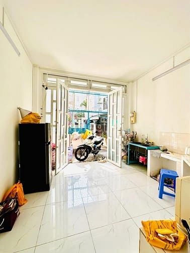 Hình ảnh Nhà bán P.11, Bình Thạnh HXH Lê Quang Định ngang 4m dài 12m trệt lầu