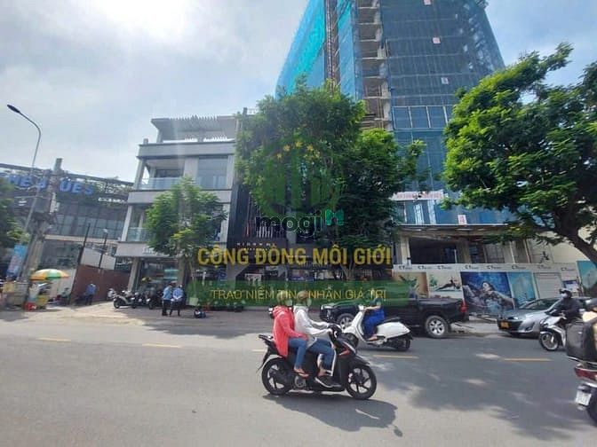 Hình ảnh 37 tỷ! Bán MT Đ. Lê Văn Sỹ, Q.3 – 4x17m – 4 tầng.