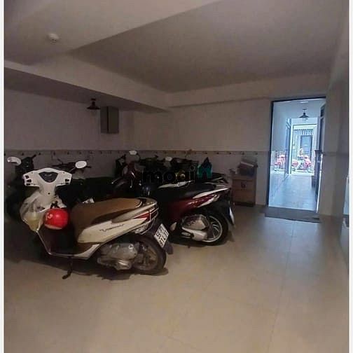 Hình ảnh Chdv 16pn , dtsd 650m2,ngang 5m, tn 100tr, dương quảng hàm sát bình