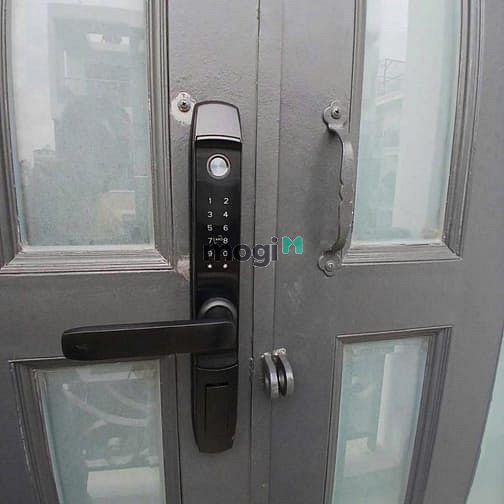 Hình ảnh Chdv 16pn , dtsd 650m2,ngang 5m, tn 100tr, dương quảng hàm sát bình