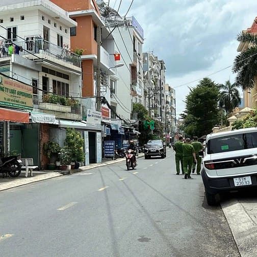Hình ảnh Chdv 16pn , dtsd 650m2,ngang 5m, tn 100tr, dương quảng hàm sát bình