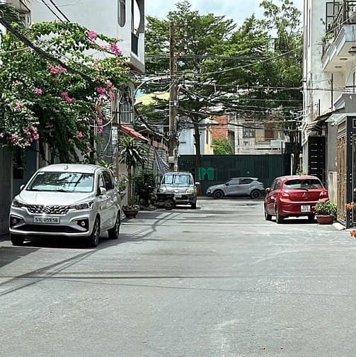 Hình ảnh Chdv 16pn , dtsd 650m2,ngang 5m, tn 100tr, dương quảng hàm sát bình