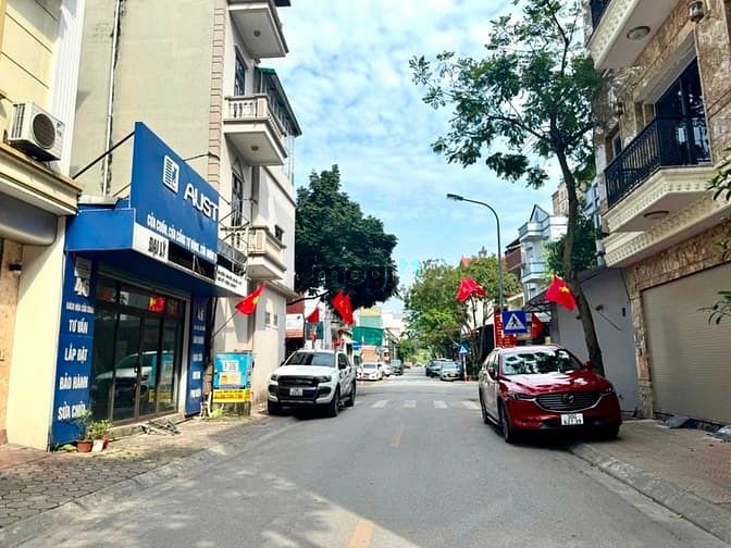 Hình ảnh Bán đất mặt phố Giang Biên, Vỉa hè 3 oto tránh dt 80m2 mt 4.5m