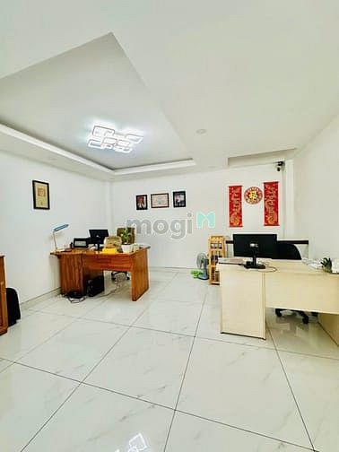 Hình ảnh Cho thuê nhà nguyên căn mặt tiền Quận 1
