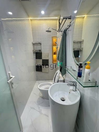 Hình ảnh Cho thuê nhà nguyên căn mặt tiền Quận 1