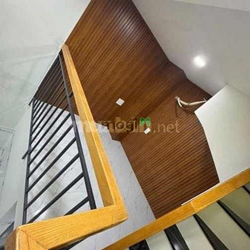 Hình ảnh Cho thuê nhà nguyên căn đường Trần Hưng Đạo, Phường Cầu Kho, Quận 1