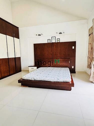 Hình ảnh CHDV có ban công thoáng mát gần KCX DH Maketing. 2p qua quận 4