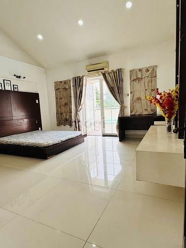 Hình ảnh CHDV có ban công thoáng mát gần KCX DH Maketing. 2p qua quận 4