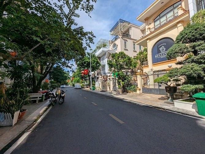 Hình ảnh 70 tỷ - 8x20m! Bán nhà khu Compound Đ.Nguyễn Trọng Tuyển quận Tân Bình