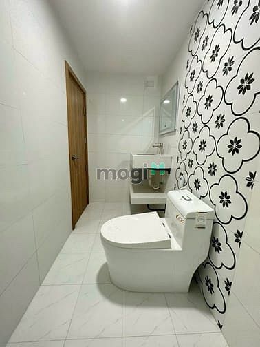 Hình ảnh CHDV cửa sổ thoáng mát gần DH Maketing, TDTU, 5p qua q4