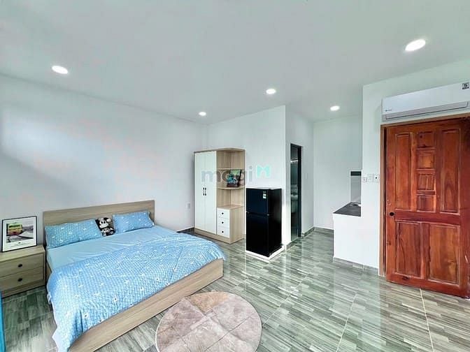 Hình ảnh Trống sẵn studio ban công gần dh Mở