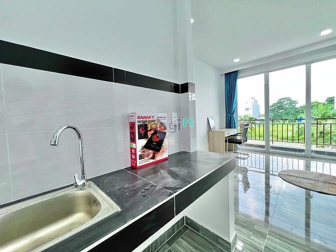 Hình ảnh Trống sẵn studio ban công gần dh Mở