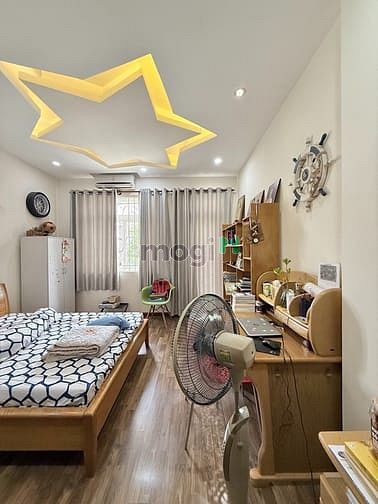 Hình ảnh Quận 7 bán nhà mới ở ngay, hẻm xe hơi, 4 tầng, gần trung tâm