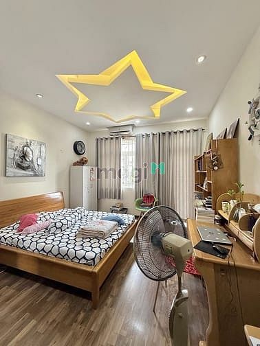 Hình ảnh Quận 7 bán nhà mới ở ngay, hẻm xe hơi, 4 tầng, gần trung tâm