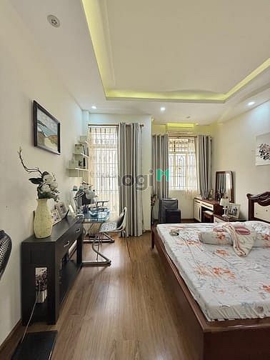 Hình ảnh Quận 7 bán nhà mới ở ngay, hẻm xe hơi, 4 tầng, gần trung tâm