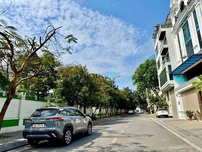 Hình ảnh Duy nhất 1 lô đất đấu giá Phường Việt Hưng, Vỉa hè, 75m2 mt 5.7m