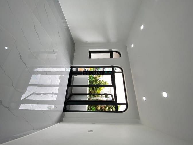Hình ảnh Bán nhà 1 triệt 2 lầu - p long bình