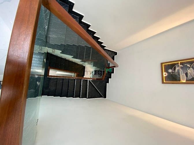 Hình ảnh Bán nhà 1 triệt 2 lầu - p long bình