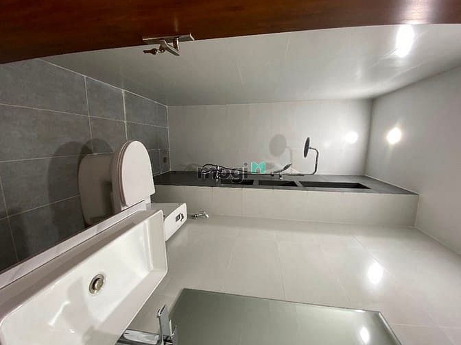 Hình ảnh Bán nhà 1 triệt 2 lầu - p long bình