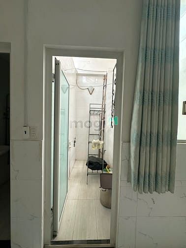 Hình ảnh Chủ cho thuê phòng tầng 2, lối đi riêng, máy lạnh, toilet riêng, 3tr5