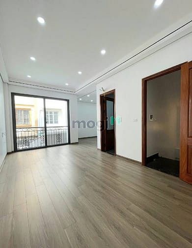 Hình ảnh Nhà phố Phúc Lợi 42m2- 3 phòng ngủ- 6.45 tỷ, gần trường PTTH Phúc Lợi