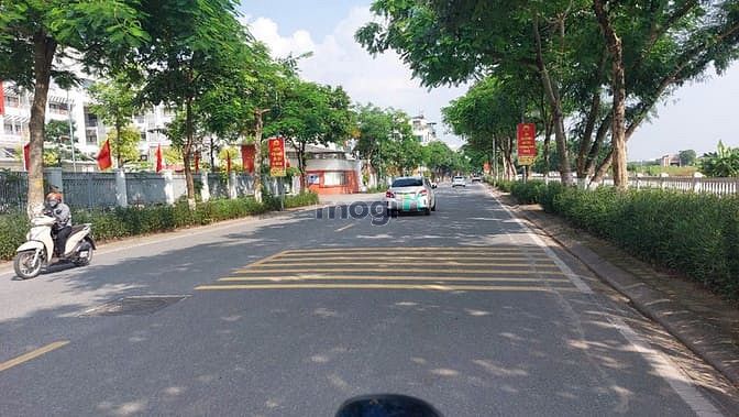 Hình ảnh Nhà phố Phúc Lợi 42m2- 3 phòng ngủ- 6.45 tỷ, gần trường PTTH Phúc Lợi