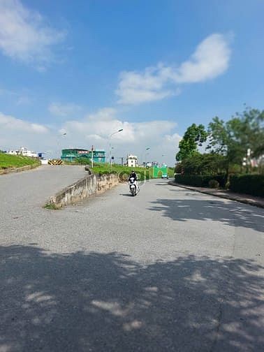Hình ảnh Bán đất phố Bắc Biên Ngọc Thụy, 90m2, mt 5m- 8.4 tỷ, 10m ô tô tránh