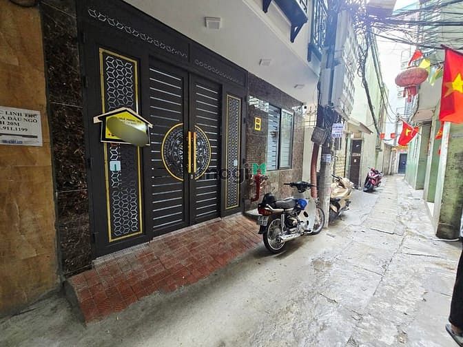 Hình ảnh Bán Tòa Nhà Dòng Tiền  Trung Tâm Cầu Giấy - DT 120tr/ Tháng