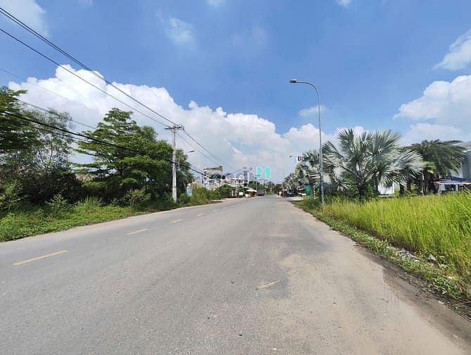 Hình ảnh Cần bán 8579m2 có 4558m2 thổ mặt đường trường lưu