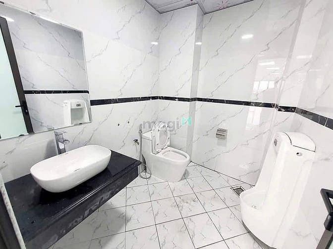 Hình ảnh Toàn Nhà văn phòng Hoàng Quốc Việt - Cầu Giấy
