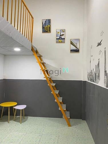 Hình ảnh ngay chủ đứng bán cần người có thiện chí