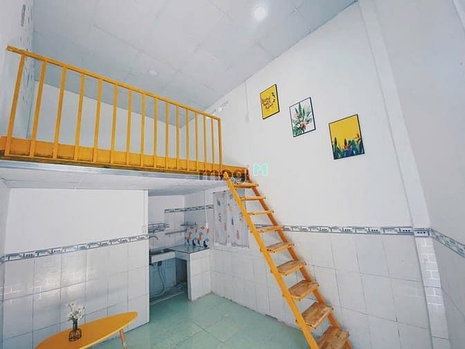 Hình ảnh ngay chủ đứng bán cần người có thiện chí