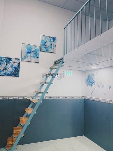 Hình ảnh ngay chủ đứng bán cần người có thiện chí