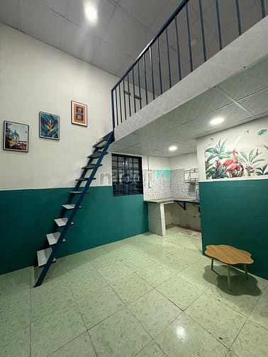 Hình ảnh ngay chủ đứng bán cần người có thiện chí