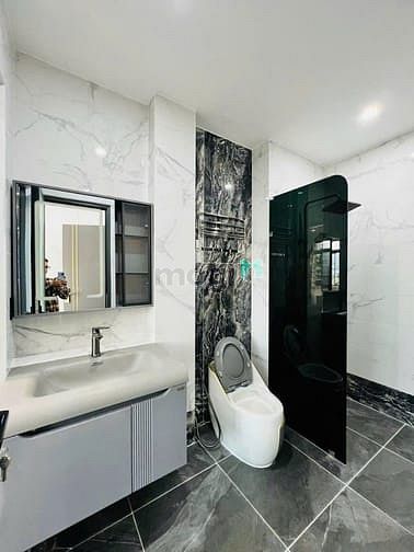 Hình ảnh gia đình cho thuê căn nhà ở CXDT - TT Quận 3
