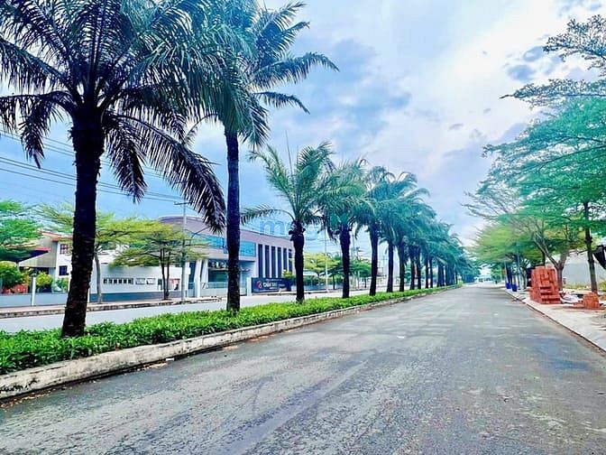 Hình ảnh Đất thổ cư SHR đường Tỉnh Lộ 10 , giá 15tr/m2 ,Khu dân cư đông đúc