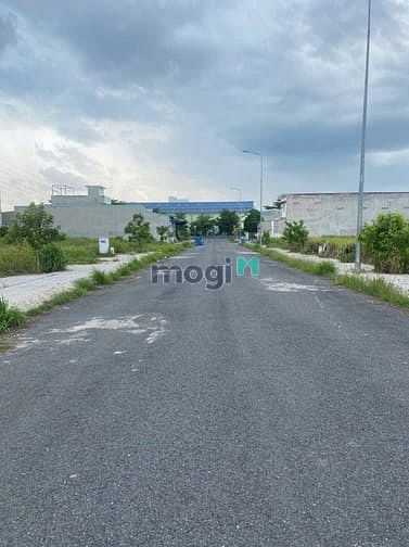 Hình ảnh Đất thổ cư SHR đường Tỉnh Lộ 10 , giá 15tr/m2 ,Khu dân cư đông đúc