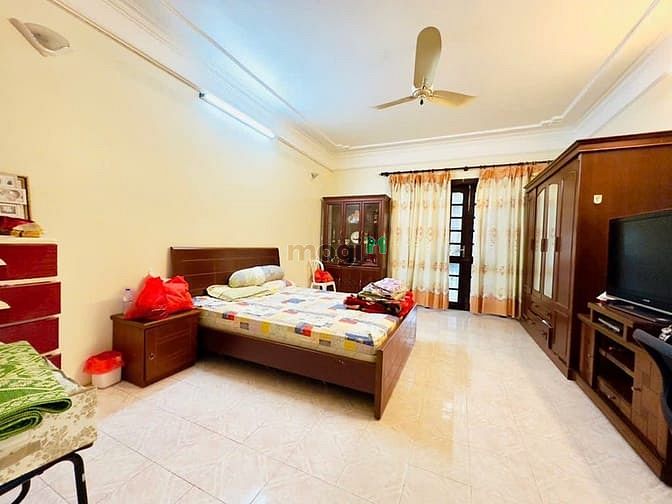 Hình ảnh Bán nhà Trần Quốc Hoàn 59m2, 6T, MT 4.9m, phân lô, TM, 19.7 tỷ