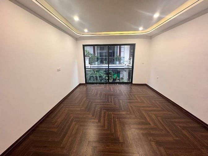 Hình ảnh Bán nhà phố trung tâm phố Nguyễn Sơn 40m2- 6T- mặt tiền đẹp, gara ôtô
