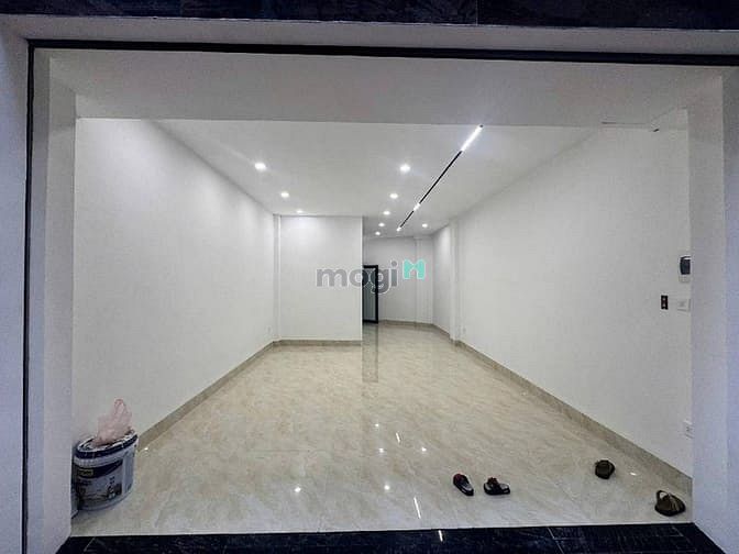 Hình ảnh Bán nhà phố trung tâm phố Nguyễn Sơn 40m2- 6T- mặt tiền đẹp, gara ôtô