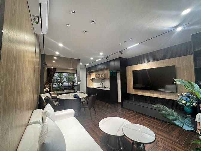 Hình ảnh Bán nhà phố trung tâm phố Nguyễn Sơn 40m2- 6T- mặt tiền đẹp, gara ôtô