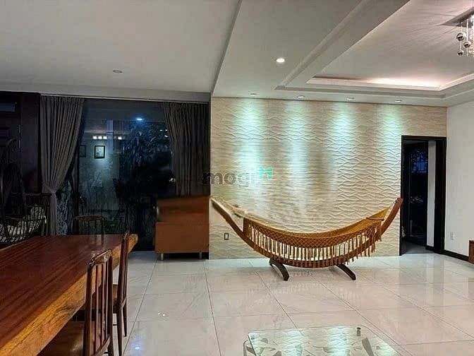 Hình ảnh Cho thuê Biệt Thự sân vườn 12.5x20 đường Số 5, Quận 7