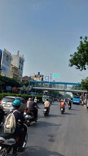 Hình ảnh H.iếm, gần bigC L. Biên, hơn 4 t.ỷ, b.án đ.ất tặng nhà 2T ,oto đỗ cửa