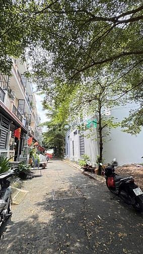 Hình ảnh Lô Đất Vị Trí Đẹp 2 Mặt Tiền đường 8m 2534 Huỳnh Tấn Phát Nhà Bè