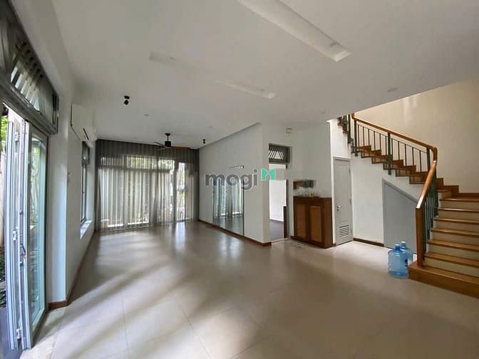 Hình ảnh Villa Thảo Điền 250m2 có sân vườn rộng, kd tự do 2900$