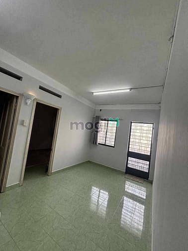 Hình ảnh C/c 10A Trần Nhật Duật, Tân Định, Quận 1: 60m2, 2p ngủ 9.5tr/th
