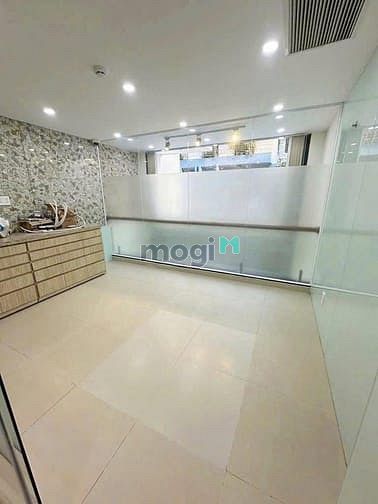 Hình ảnh Cho thuê nhà nguyên căn - khu Quận 1 sầm uất