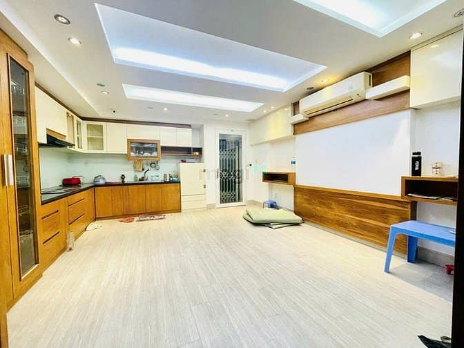 Hình ảnh Cho thuê nhà mới đẹp 666C Đường 3/2, Phường 14, Quận 10.